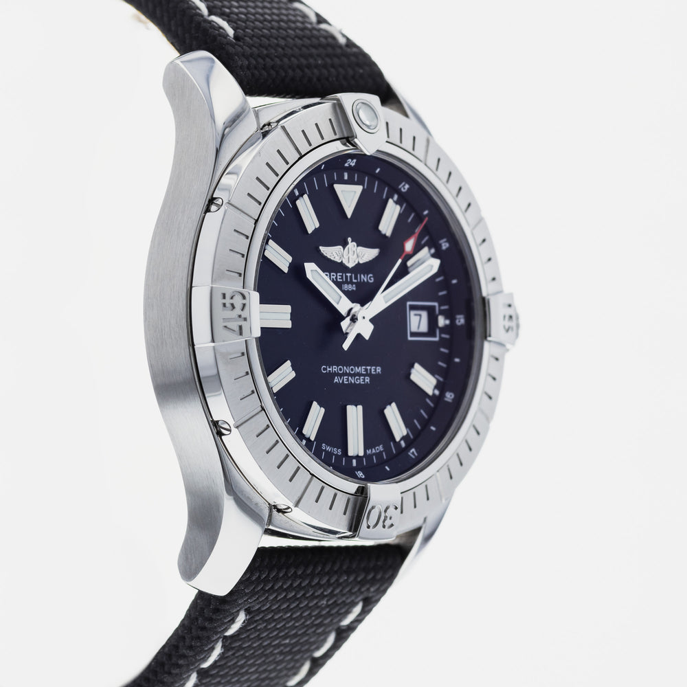 Breitling Avenger A17318 4