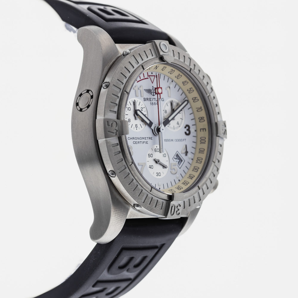 Breitling Chrono Avenger M1 E73360 4