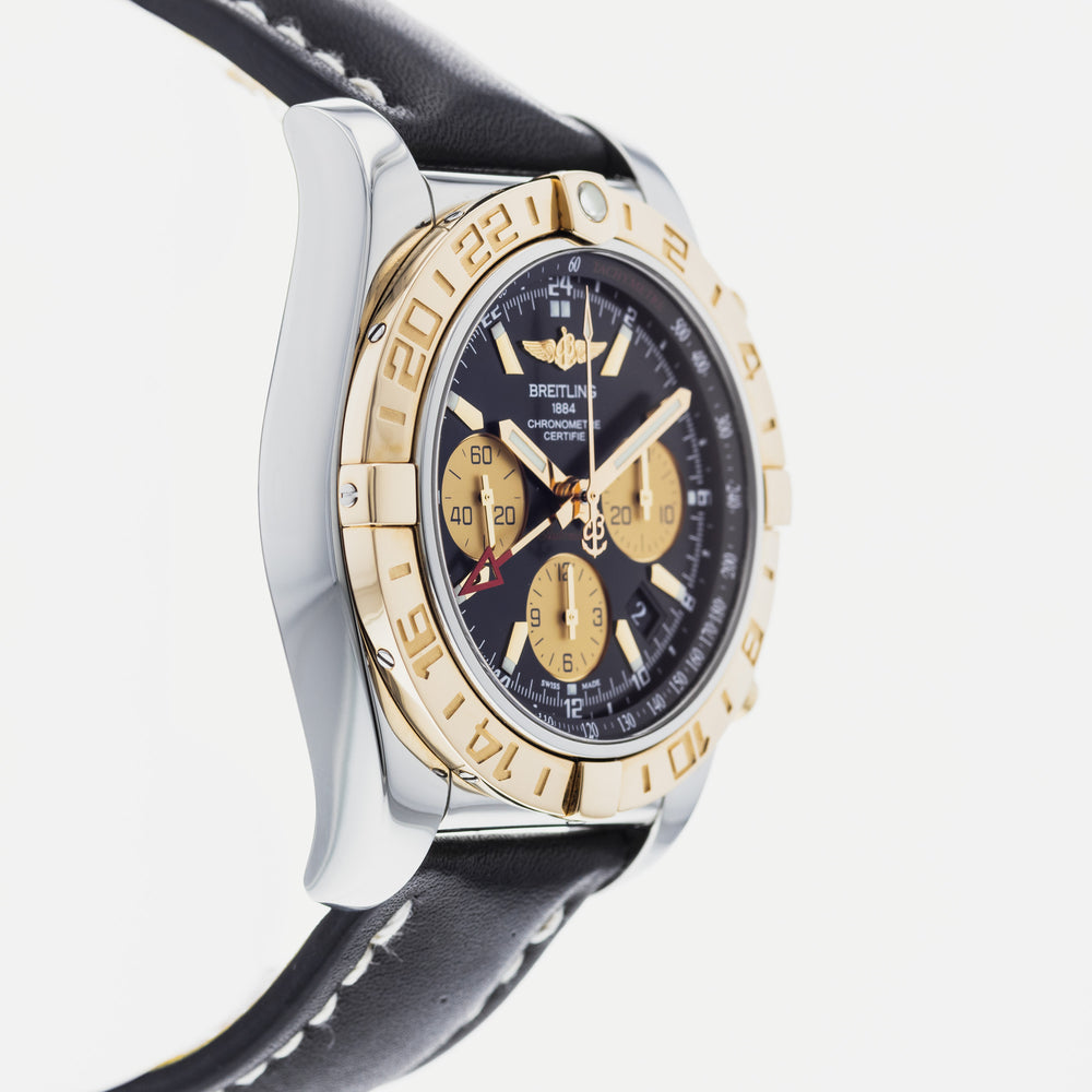 Breitling Chronomat CB0420 4