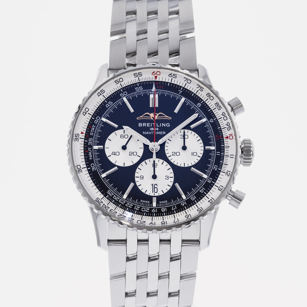 Breitling Navitimer 01 AB0137 1