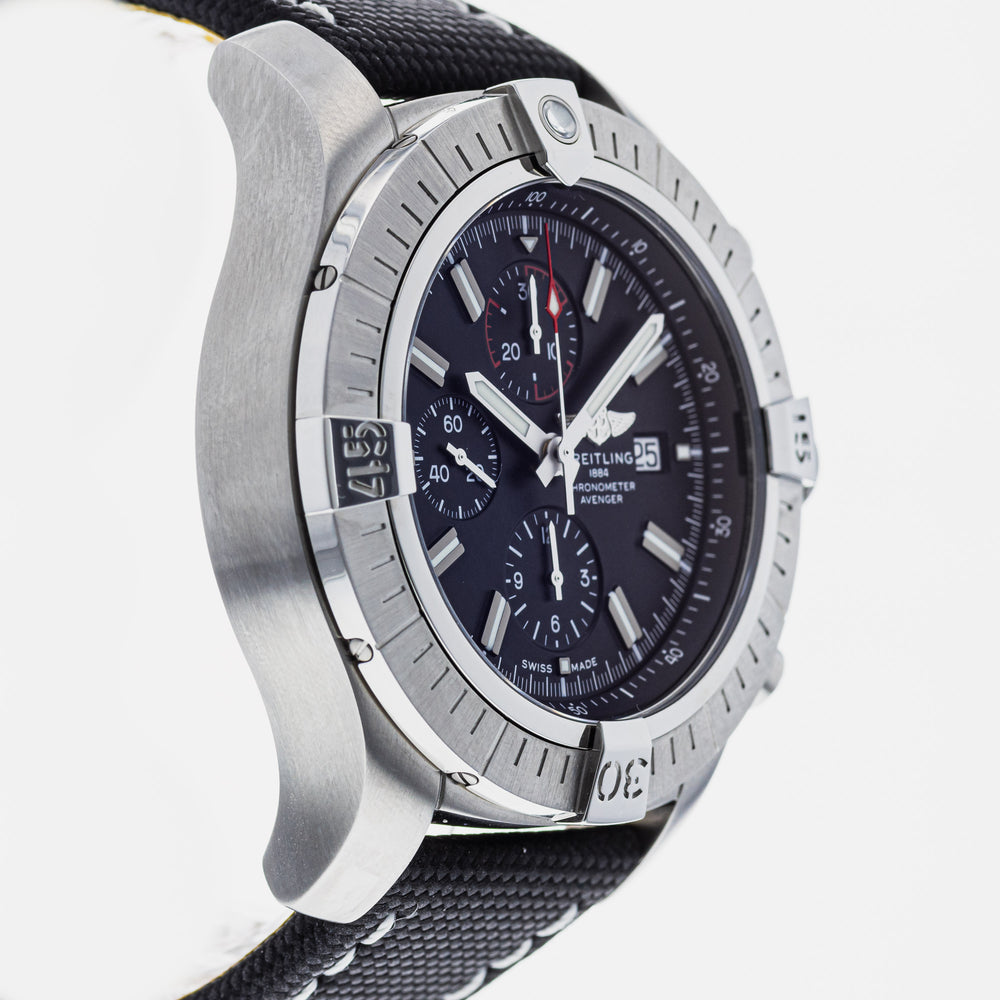 Breitling Super Avenger A13375 4