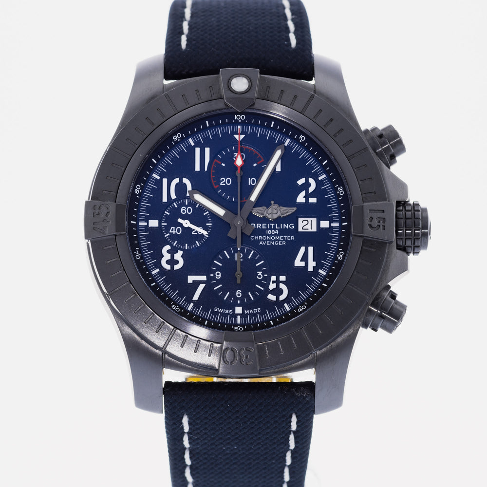 Breitling Super Avenger V13375 1