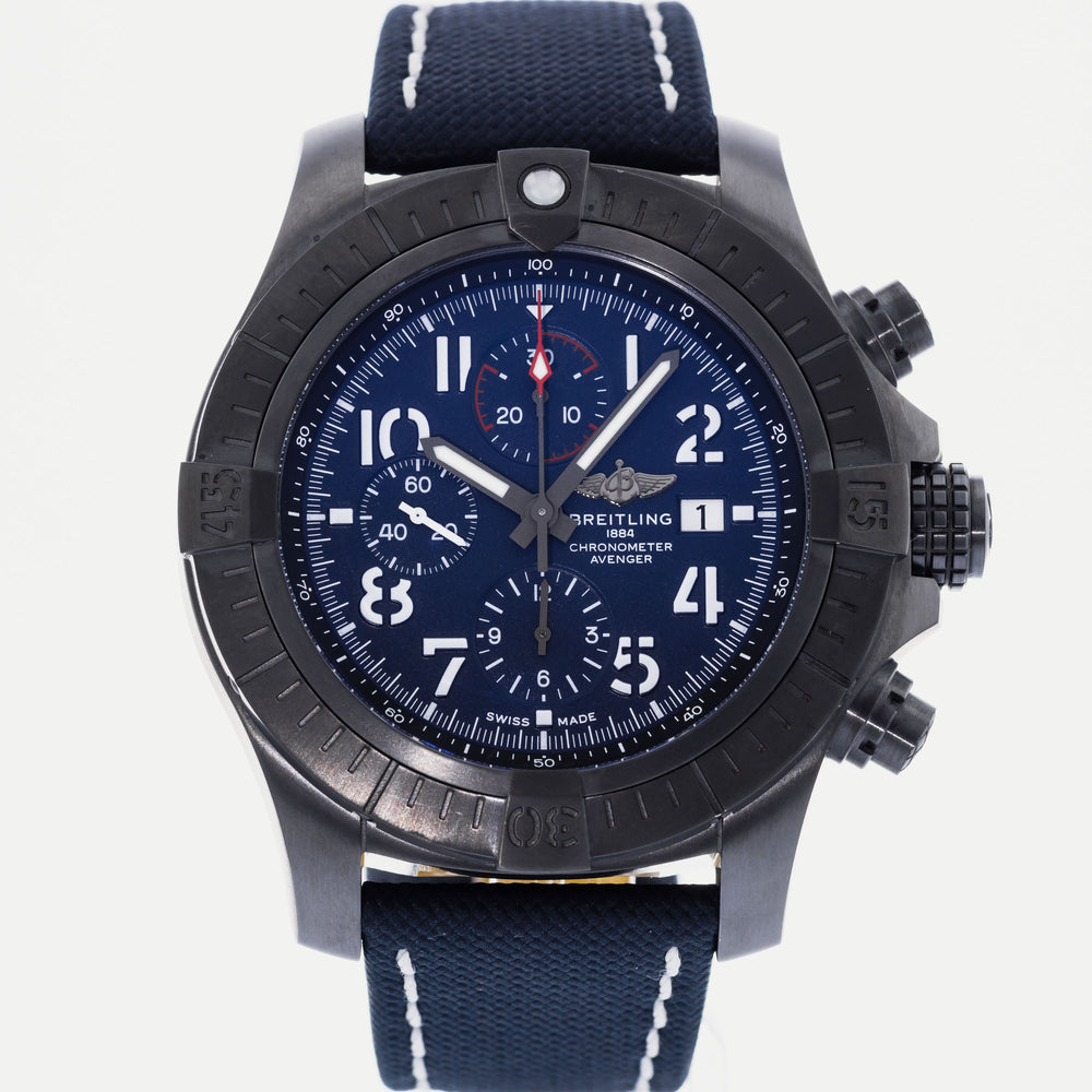 Breitling Super Avenger V13375 1