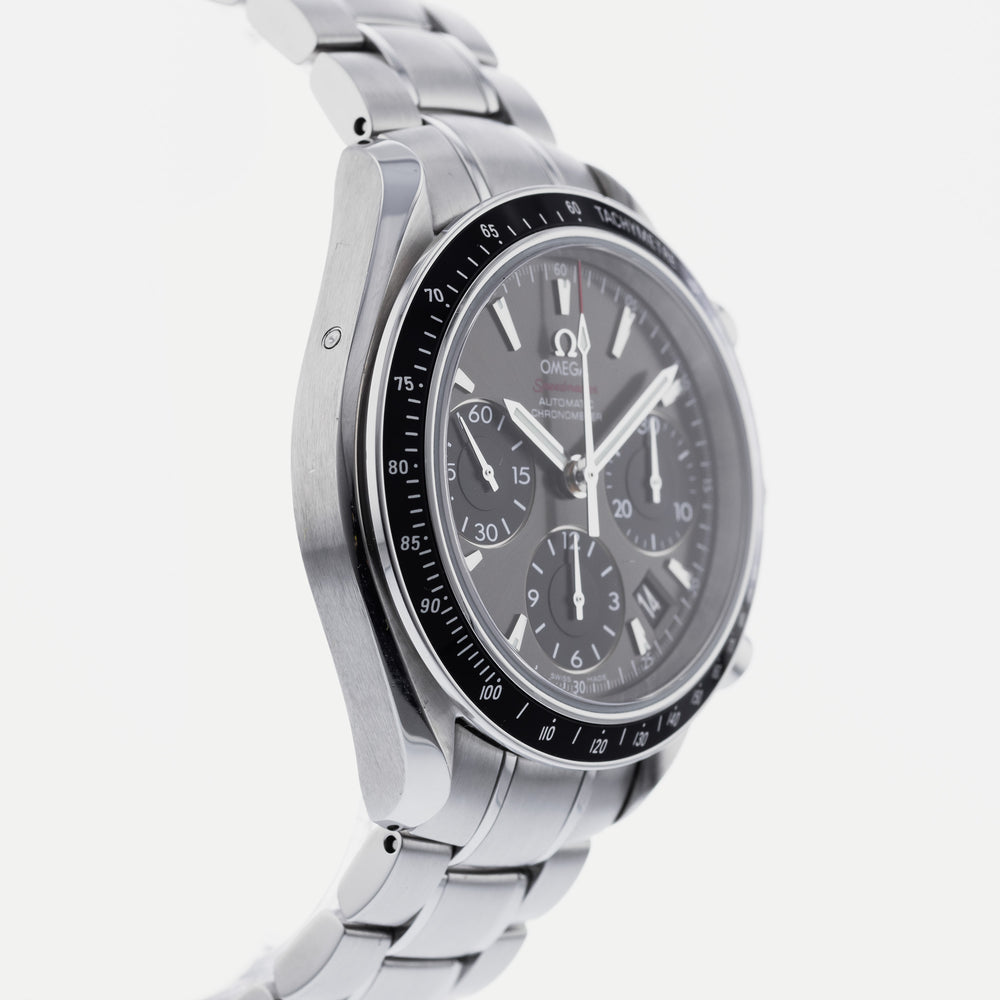 OMEGA Speedmaster Date 323.30.40.40.06.001 4