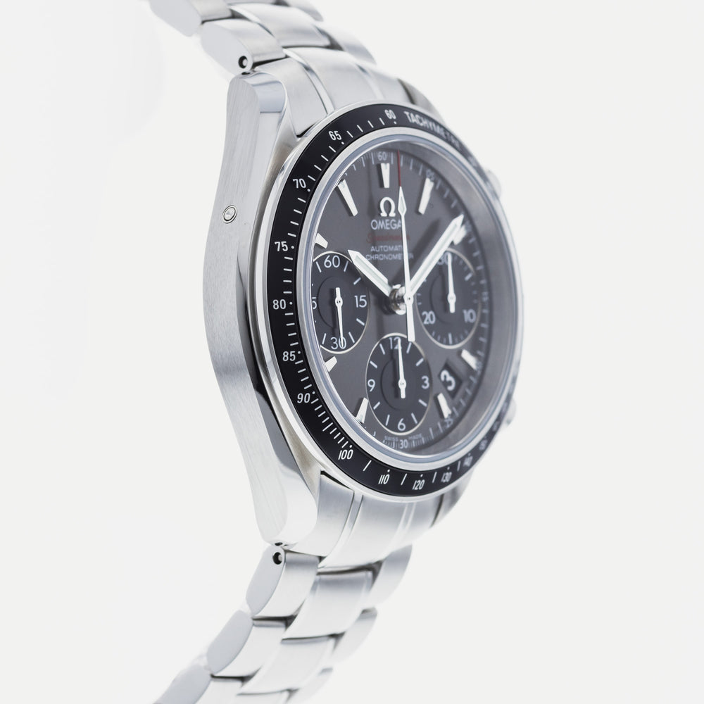 OMEGA Speedmaster Date 323.30.40.40.06.001 4