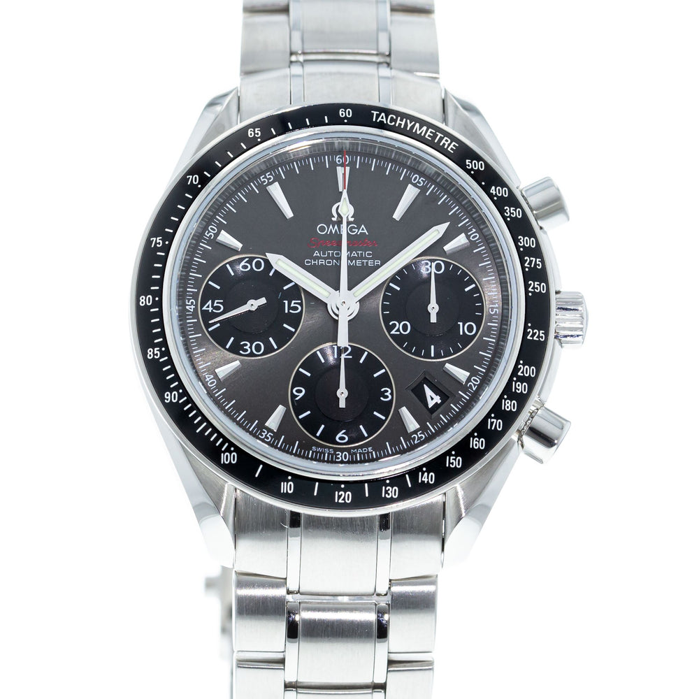 OMEGA Speedmaster Date 323.30.40.40.06.001 1