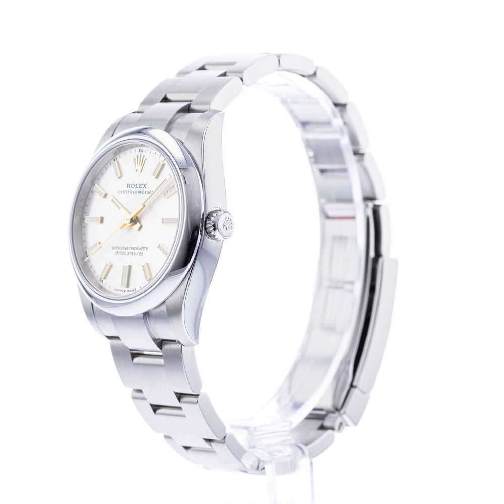 Rolex Oyster Perpetual 124200 2